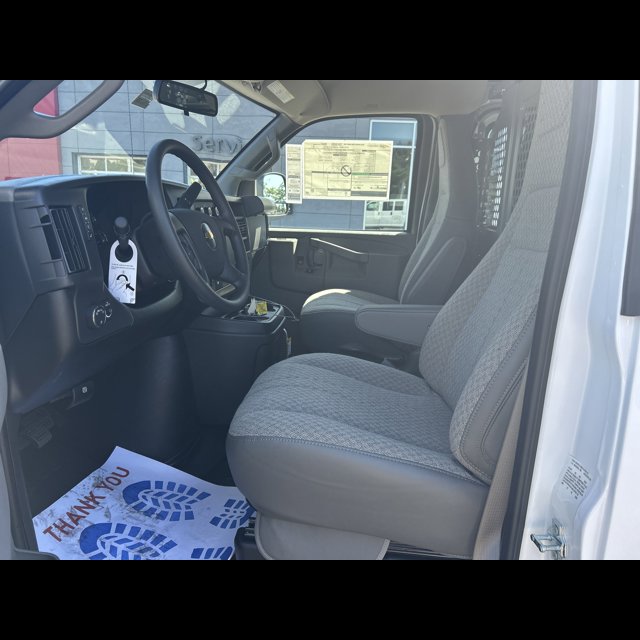 2025 Chevrolet Express Cargo Van Base thumbnail 12