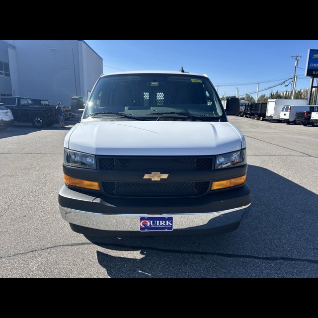 2025 Chevrolet Express Cargo Van Base thumbnail 3