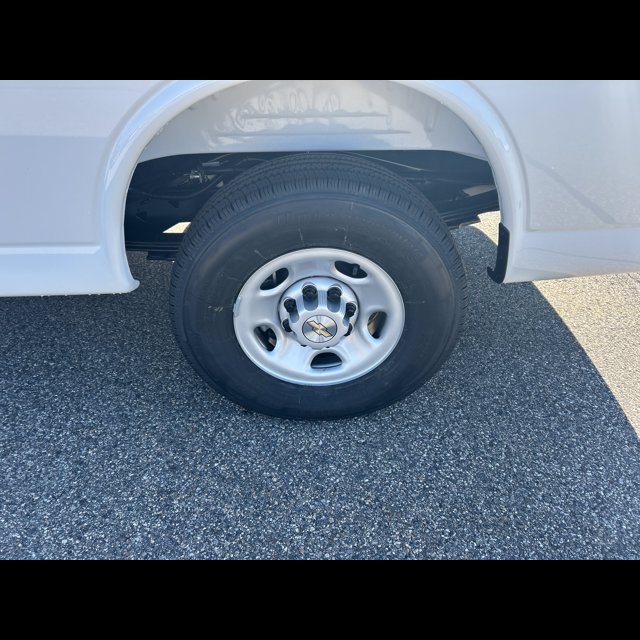2025 Chevrolet Express Cargo Van Base thumbnail 5