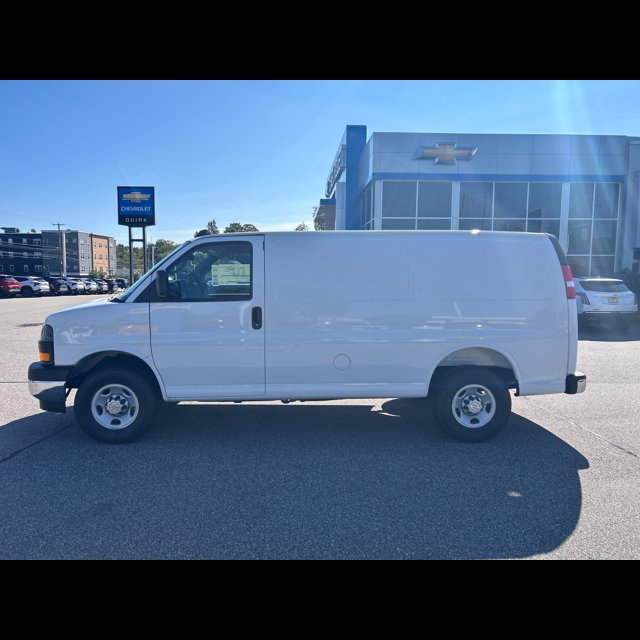 2025 Chevrolet Express Cargo Van Base thumbnail 6