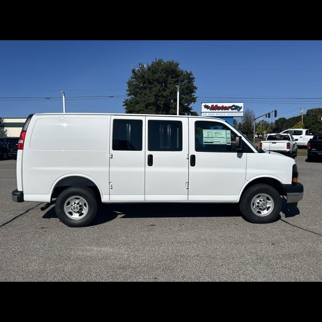 2025 Chevrolet Express Cargo Van Base thumbnail 7
