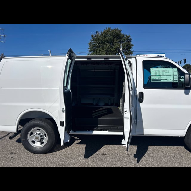 2025 Chevrolet Express Cargo Van Base thumbnail 8