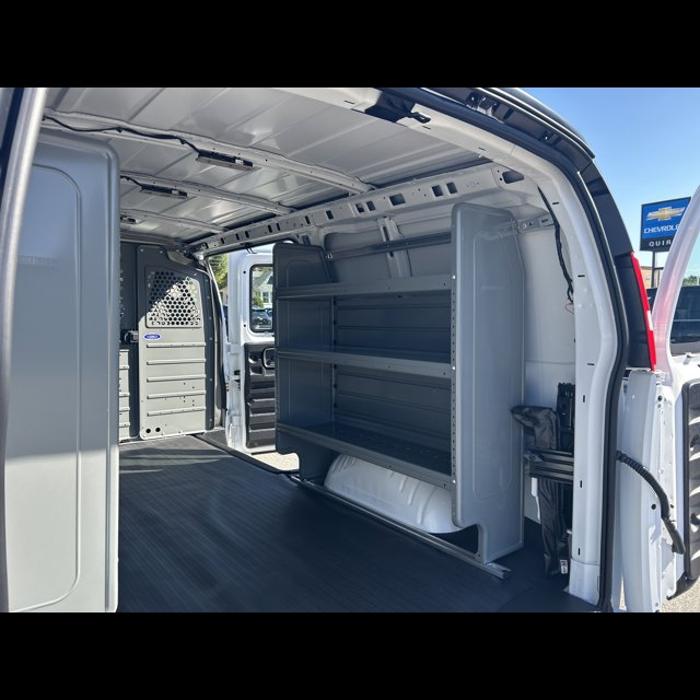 2025 Chevrolet Express Cargo Van Base thumbnail 10