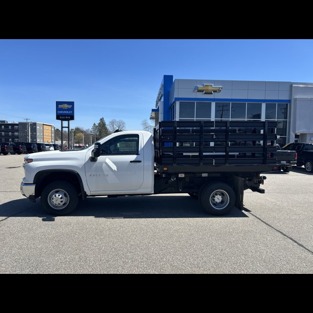 2025 Chevrolet Silverado 3500HD CC Work Truck thumbnail 6