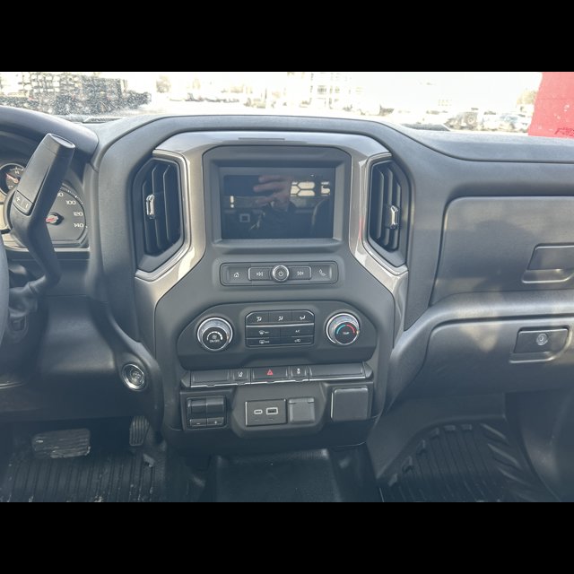 2025 Chevrolet Silverado 3500HD CC Work Truck thumbnail 10