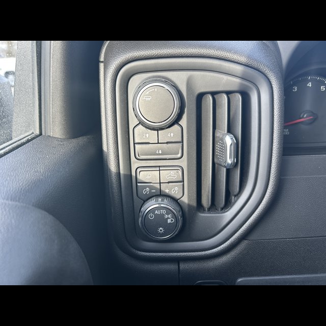 2025 Chevrolet Silverado 3500HD CC Work Truck thumbnail 11