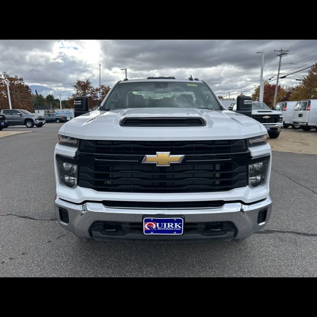 2025 Chevrolet Silverado 3500HD CC Work Truck thumbnail 2