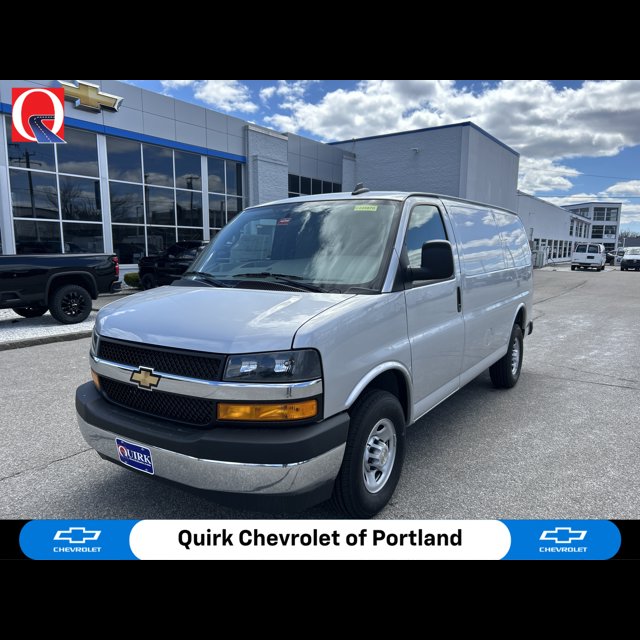 2025 Chevrolet Express Cargo Van Base