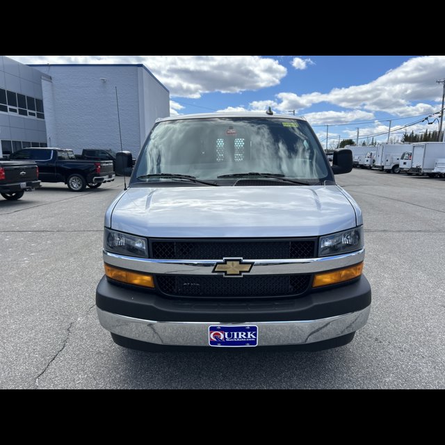 2025 Chevrolet Express Cargo Van Base thumbnail 3
