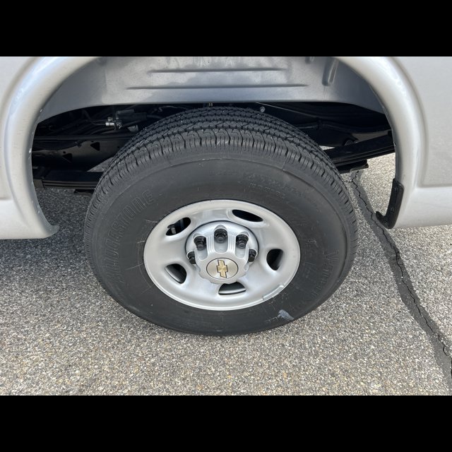 2025 Chevrolet Express Cargo Van Base thumbnail 5