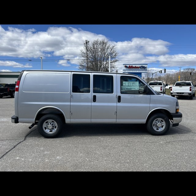 2025 Chevrolet Express Cargo Van Base thumbnail 7