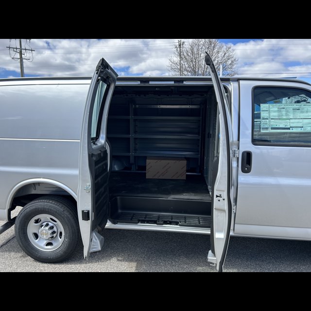 2025 Chevrolet Express Cargo Van Base thumbnail 8