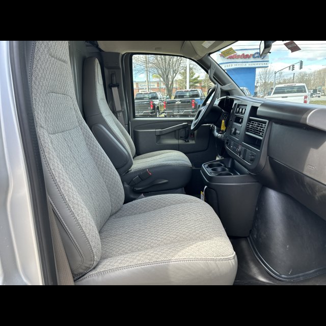 2025 Chevrolet Express Cargo Van Base thumbnail 13