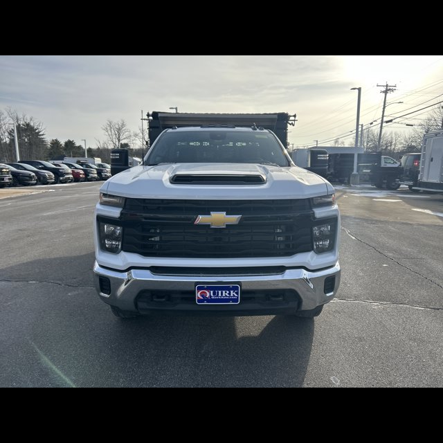 2025 Chevrolet Silverado 3500HD CC Work Truck thumbnail 3