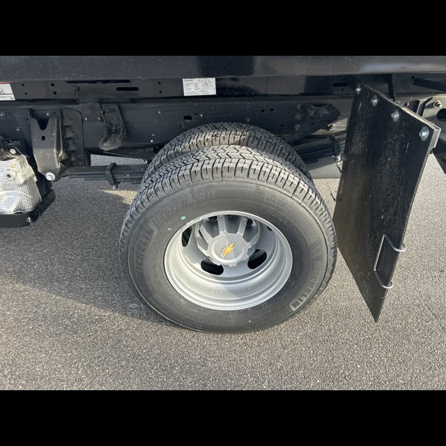 2025 Chevrolet Silverado 3500HD CC Work Truck thumbnail 5