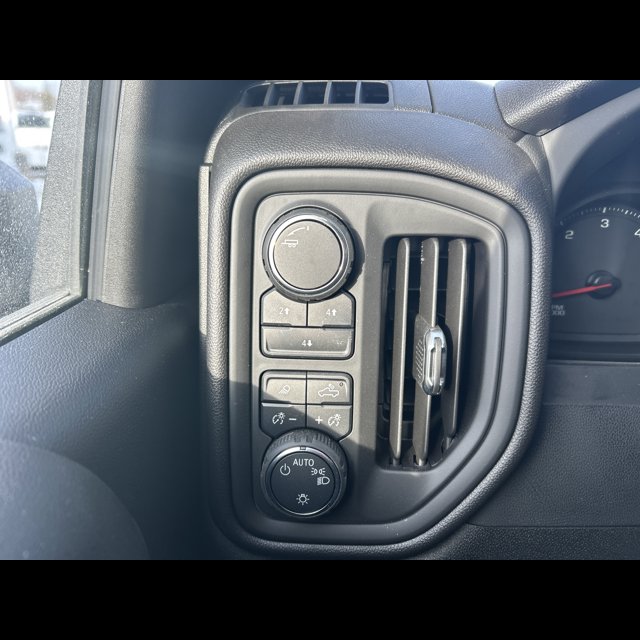 2025 Chevrolet Silverado 3500HD CC Work Truck thumbnail 11