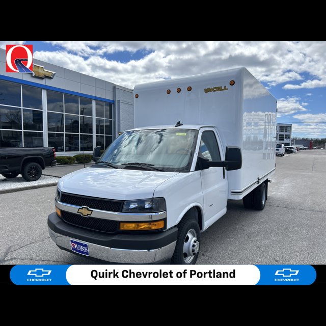 2025 Chevrolet Express Commercial Cutaway Base