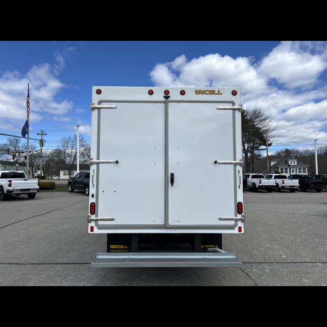2025 Chevrolet Express Commercial Cutaway Base thumbnail 4