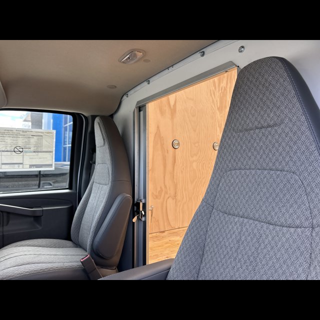 2025 Chevrolet Express Commercial Cutaway Base thumbnail 6