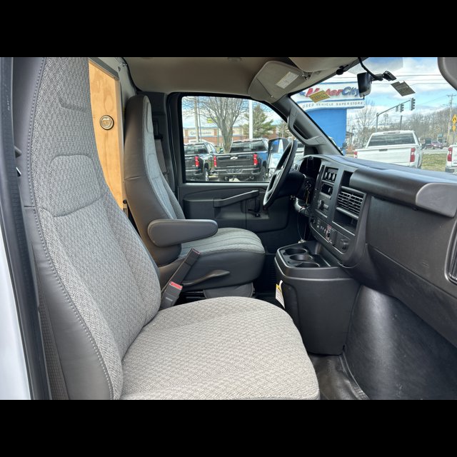 2025 Chevrolet Express Commercial Cutaway Base thumbnail 7