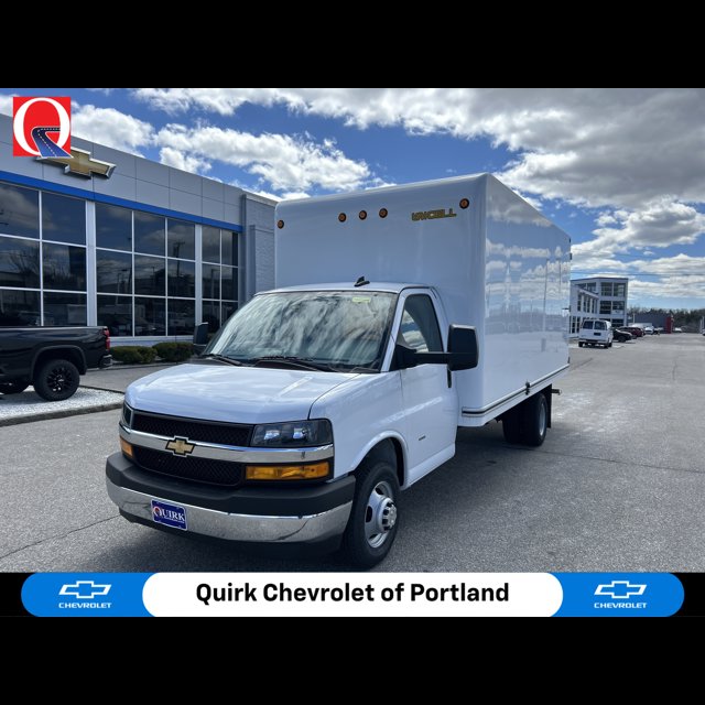 2025 Chevrolet Express Commercial Cutaway Base