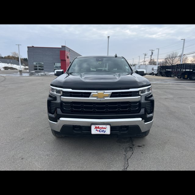 2025 Chevrolet Silverado 1500 LT thumbnail 3