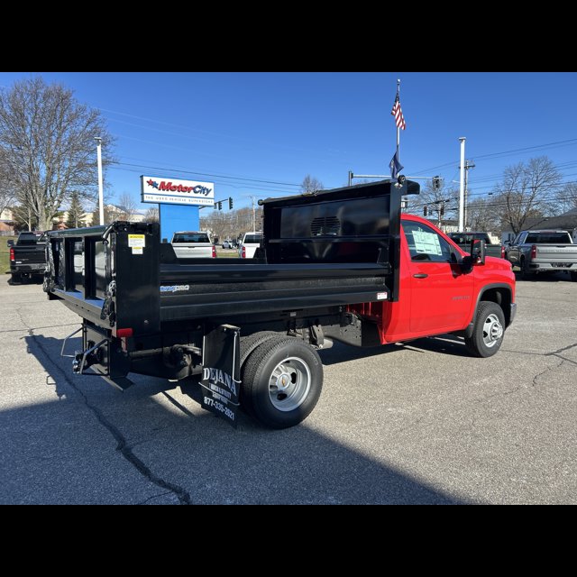 2026 Chevrolet Silverado 3500HD CC Work Truck thumbnail 2