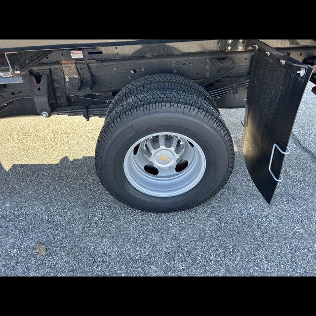 2026 Chevrolet Silverado 3500HD CC Work Truck thumbnail 5