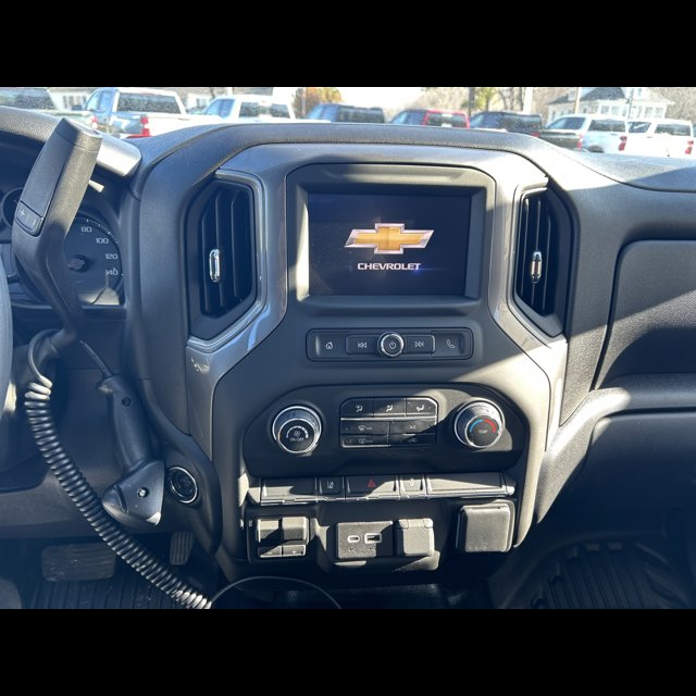 2026 Chevrolet Silverado 3500HD CC Work Truck thumbnail 9