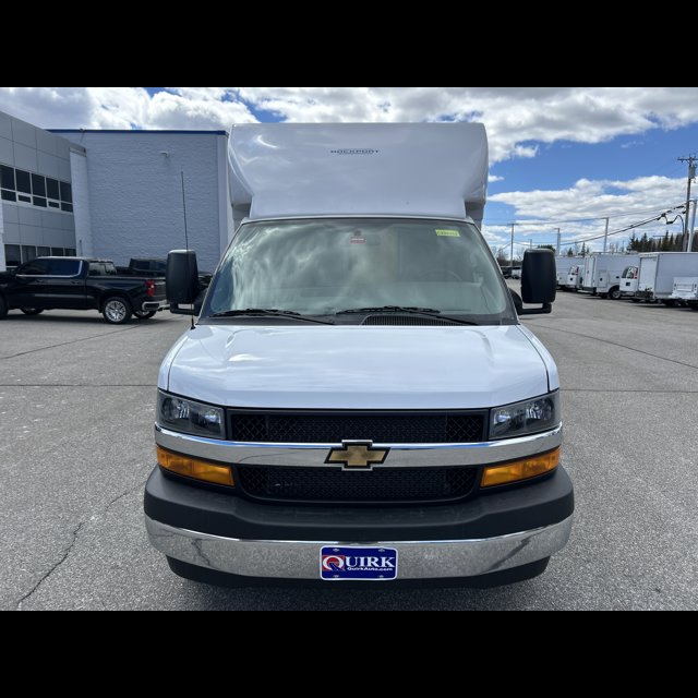 2026 Chevrolet Express Commercial Cutaway Base thumbnail 3