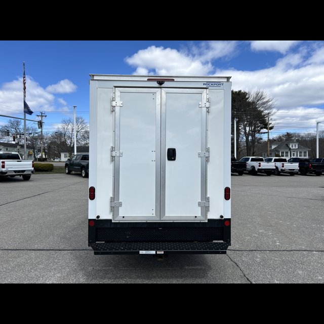 2026 Chevrolet Express Commercial Cutaway Base thumbnail 4