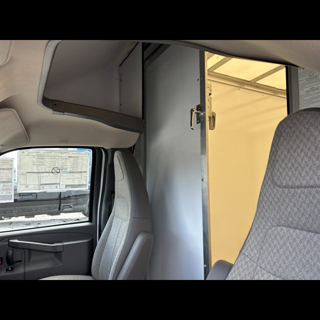 2026 Chevrolet Express Commercial Cutaway Base thumbnail 9