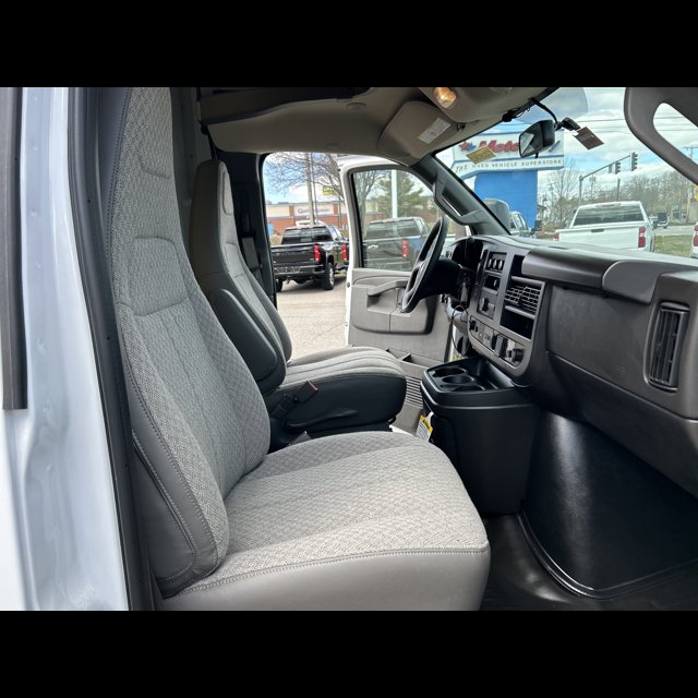 2026 Chevrolet Express Commercial Cutaway Base thumbnail 10