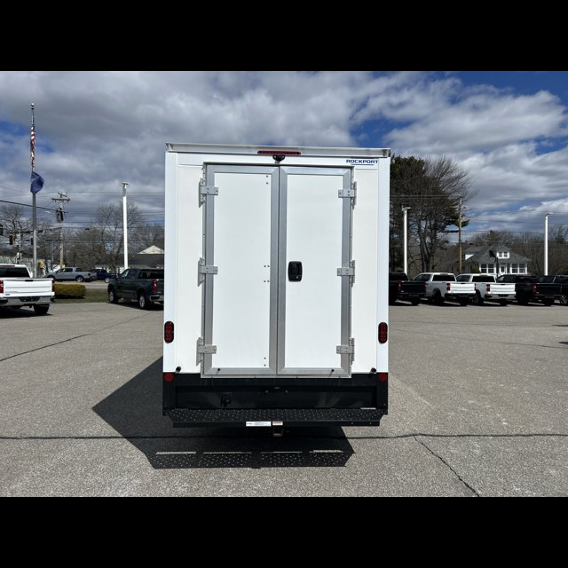 2026 Chevrolet Express Commercial Cutaway Base thumbnail 4