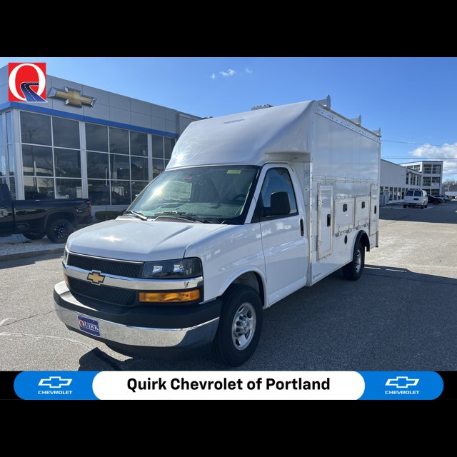 2026 Chevrolet Express Commercial Cutaway Base RWD