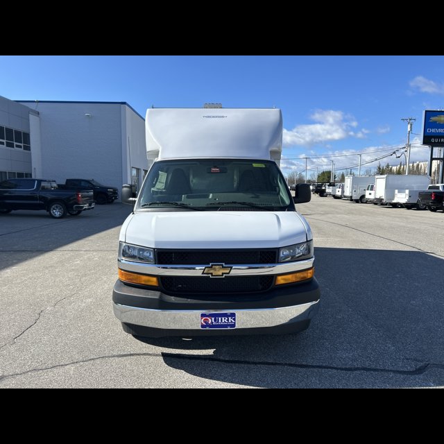 2026 Chevrolet Express Commercial Cutaway Base thumbnail 3