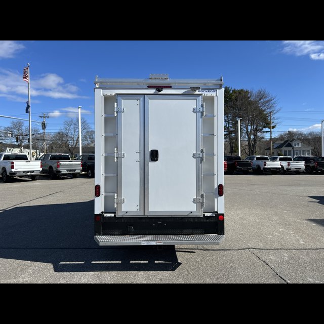 2026 Chevrolet Express Commercial Cutaway Base thumbnail 4