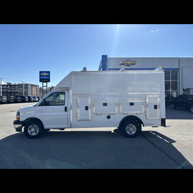 2026 Chevrolet Express Commercial Cutaway Base thumbnail 6