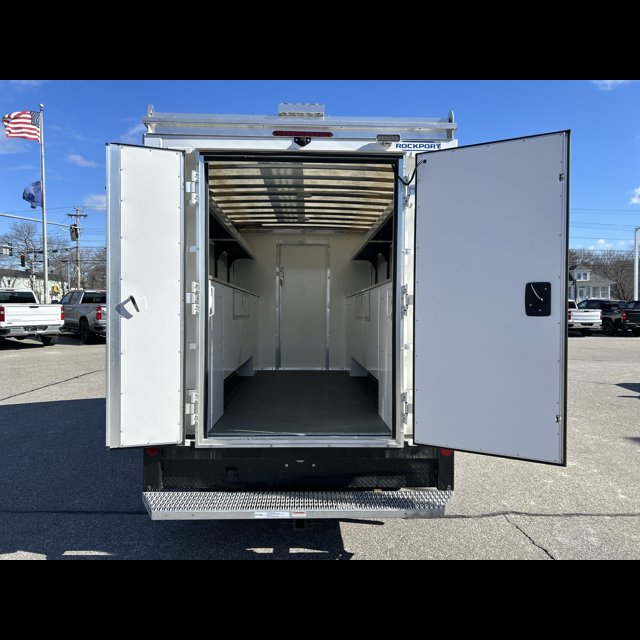 2026 Chevrolet Express Commercial Cutaway Base thumbnail 8
