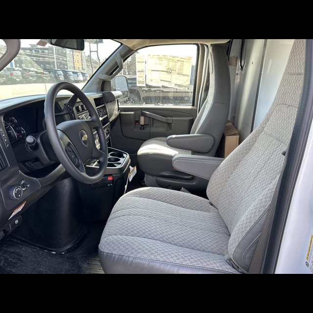 2026 Chevrolet Express Commercial Cutaway Base thumbnail 12