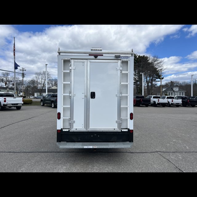 2026 Chevrolet Express Commercial Cutaway Base thumbnail 4