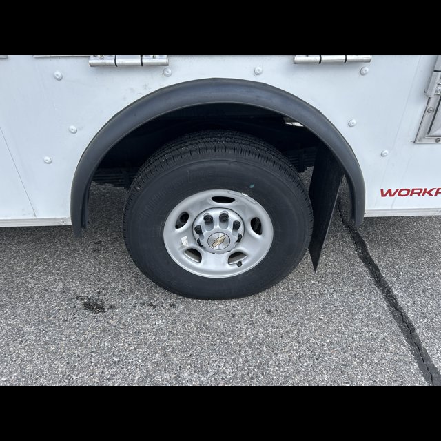 2026 Chevrolet Express Commercial Cutaway Base thumbnail 5