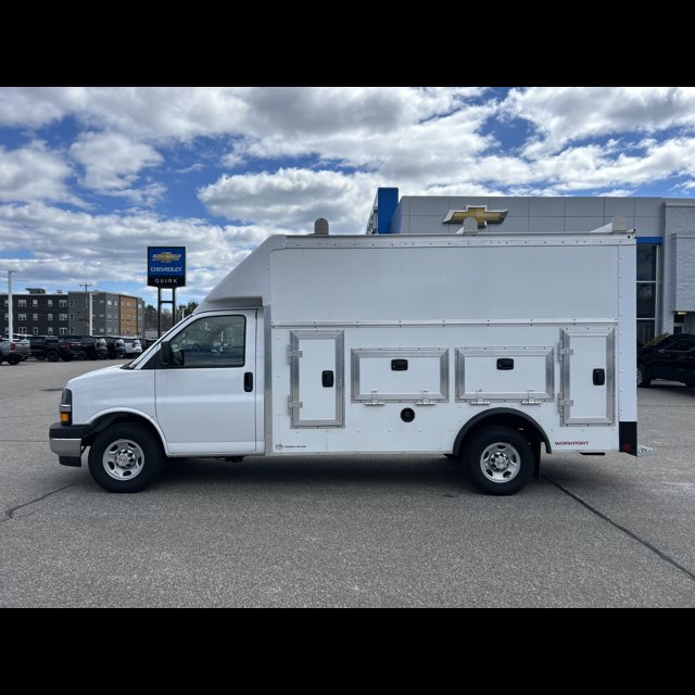 2026 Chevrolet Express Commercial Cutaway Base thumbnail 6