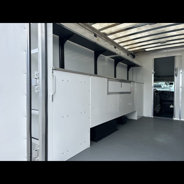 2026 Chevrolet Express Commercial Cutaway Base thumbnail 10