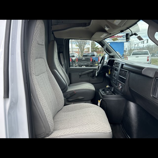 2026 Chevrolet Express Commercial Cutaway Base thumbnail 11
