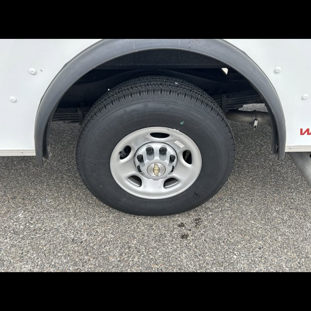 2026 Chevrolet Express Commercial Cutaway Base thumbnail 5