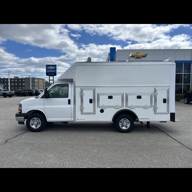 2026 Chevrolet Express Commercial Cutaway Base thumbnail 6