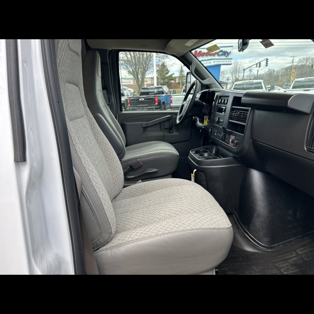 2026 Chevrolet Express Commercial Cutaway Base thumbnail 13