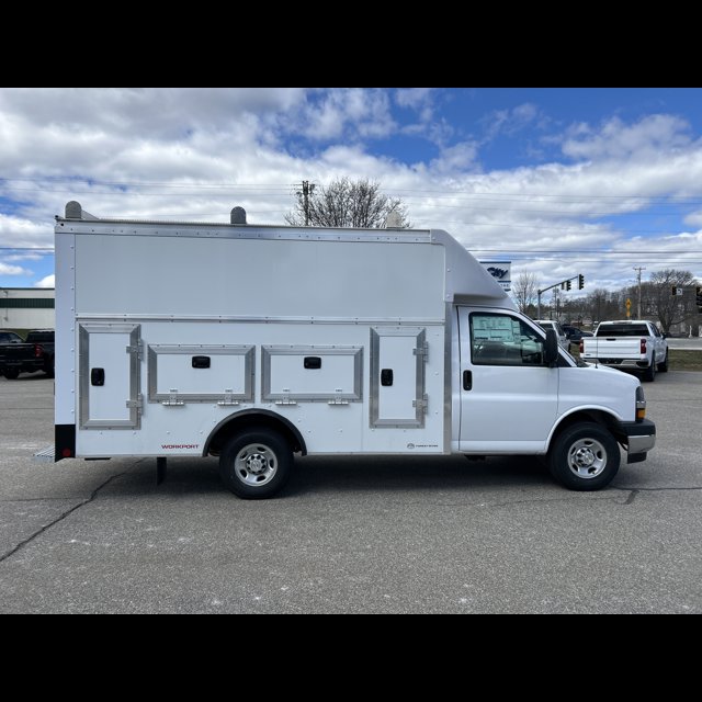 2026 Chevrolet Express Commercial Cutaway Base thumbnail 7