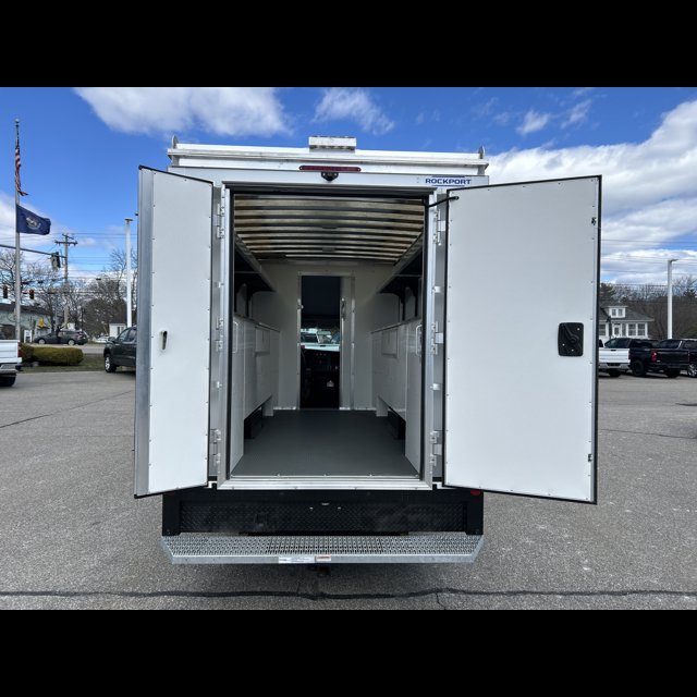 2026 Chevrolet Express Commercial Cutaway Base thumbnail 8